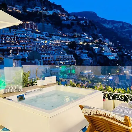 Diamond Luxury 4*