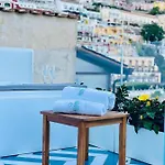 Diamond Luxury 招待所 4*