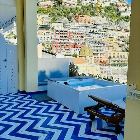 Diamond Luxury 4* بوسيتانو