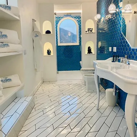 Diamond Luxury 4* بوسيتانو