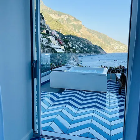 Diamond Luxury 4* بوسيتانو
